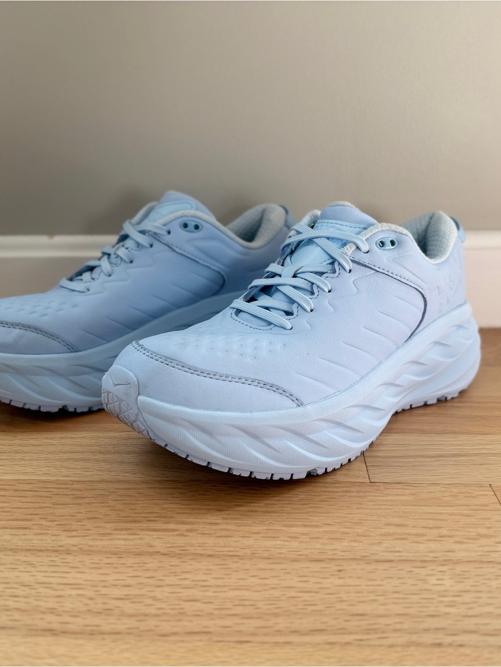 HOKA Bondi SR Women’s Slip-Resistant Work Shoes – Size 10 – Light Blue